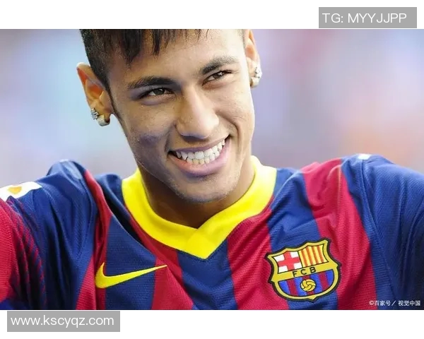 19岁足球明星在比赛中意外受伤的视频引发球迷热议与关注